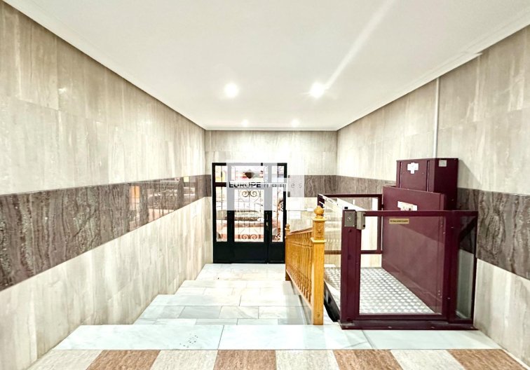 Resale - Apartment - Torrevieja - Centro