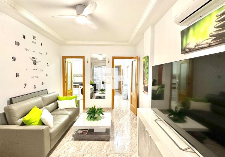 Resale - Apartment - Torrevieja - Centro