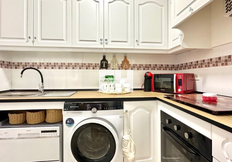 Resale - Apartment - Torrevieja - Centro