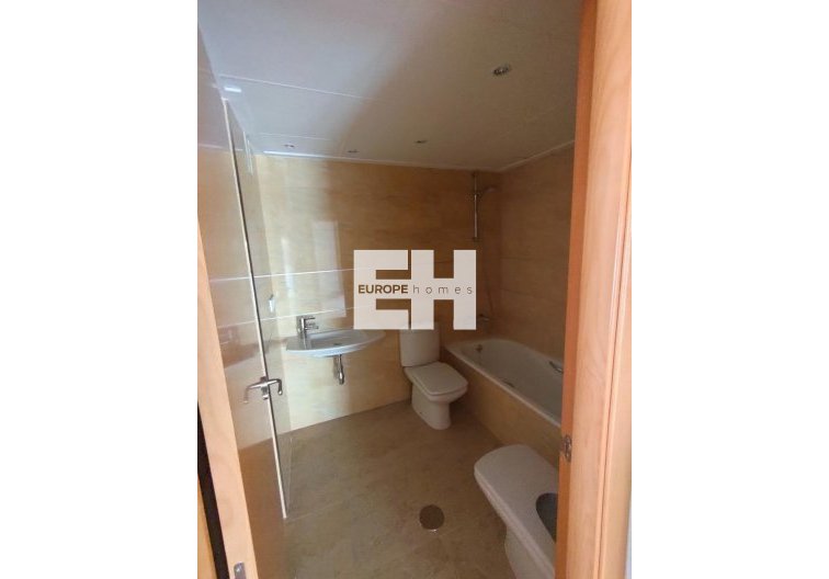 Segunda mano - Apartamento  - Torrevieja - Estacion De Autobuses