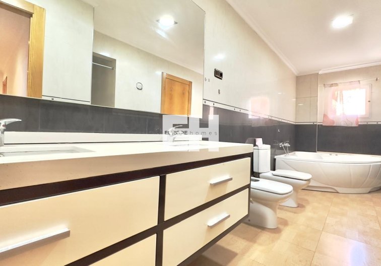 Segunda mano - Apartamento  - Torrevieja - Centro