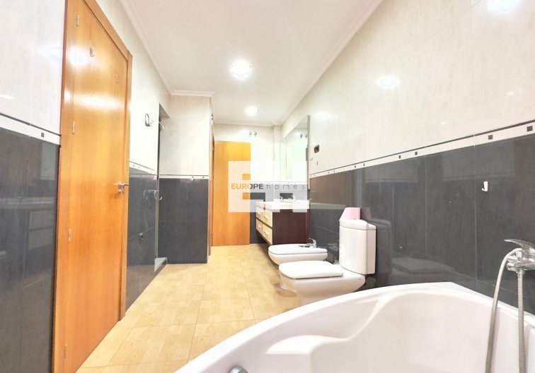 Segunda mano - Apartamento  - Torrevieja - Centro