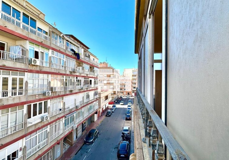 Segunda mano - Apartamento  - Torrevieja - Centro