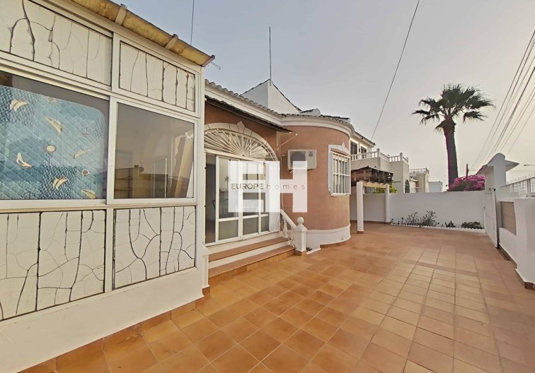 Resale - villa - Torrevieja - San Luis