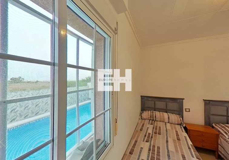 Resale - villa - Torrevieja - San Luis