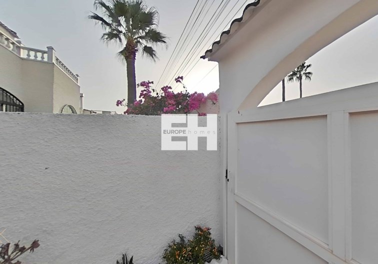 Resale - villa - Torrevieja - San Luis