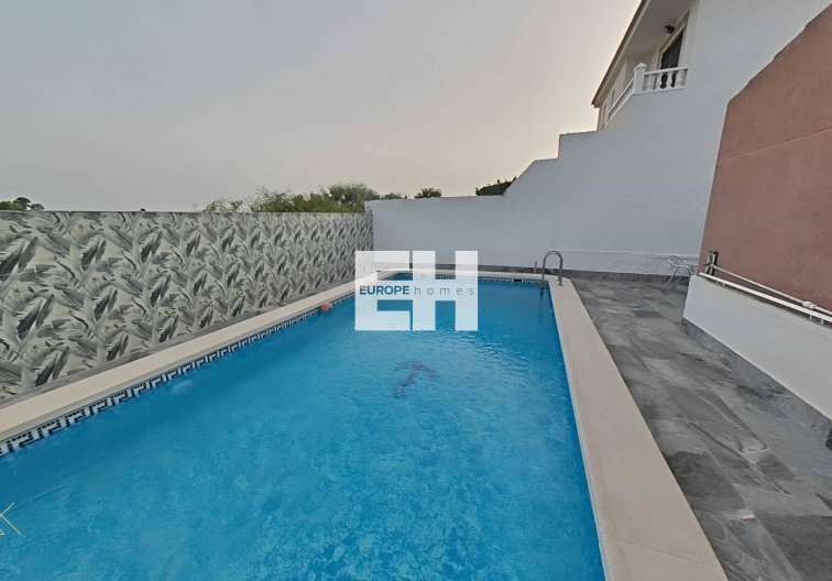 Resale - villa - Torrevieja - San Luis