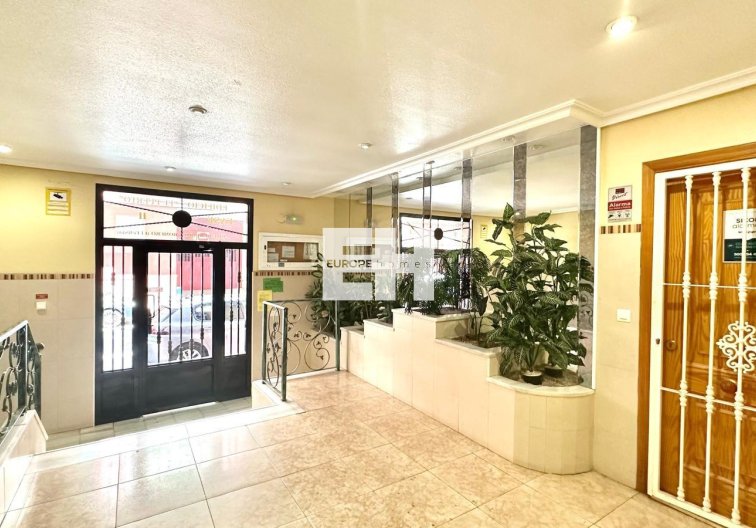 Segunda mano - Apartamento  - Torrevieja - Centro