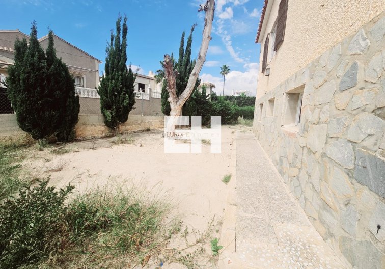 Resale - villa - Torrevieja - Los Balcones - Los Altos Del Edén