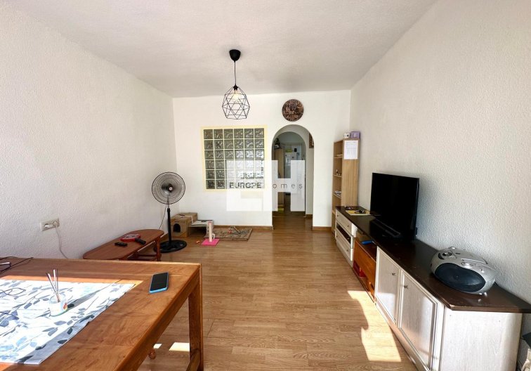 Segunda mano - Apartamento  - Torrevieja - Estacion De Autobuses