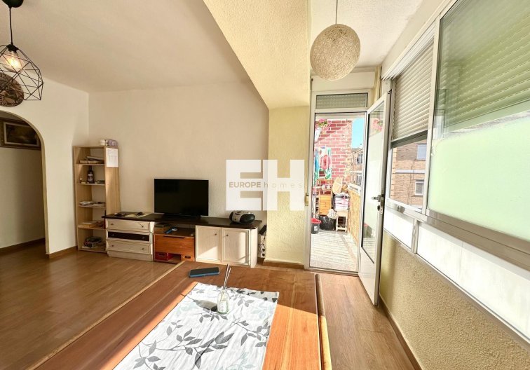 Segunda mano - Apartamento  - Torrevieja - Estacion De Autobuses