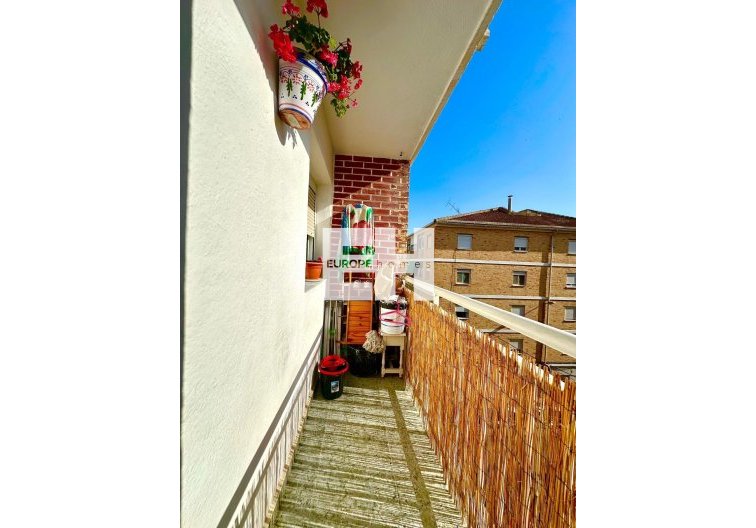 Segunda mano - Apartamento  - Torrevieja - Estacion De Autobuses