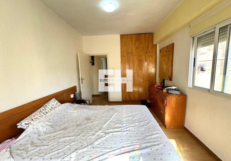 Segunda mano - Apartamento  - Torrevieja - Estacion De Autobuses