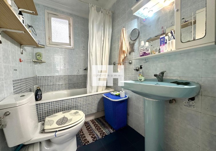 Segunda mano - Apartamento  - Torrevieja - Estacion De Autobuses