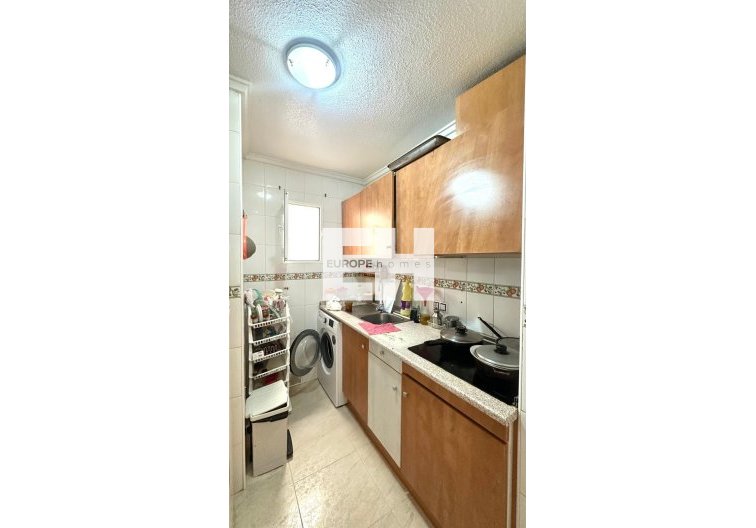 Segunda mano - Apartamento  - Torrevieja - Estacion De Autobuses