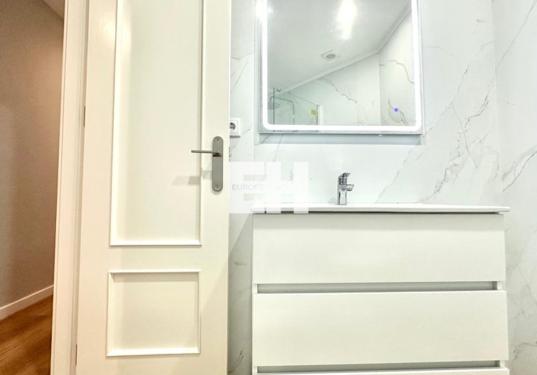 Resale - Apartment - Torrevieja - La Mata Pueblo