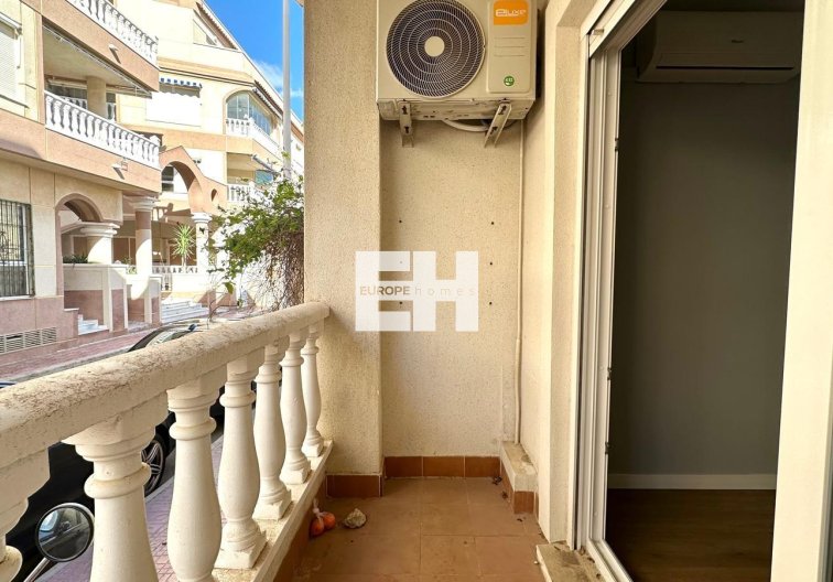 Resale - Apartment - Torrevieja - La Mata Pueblo