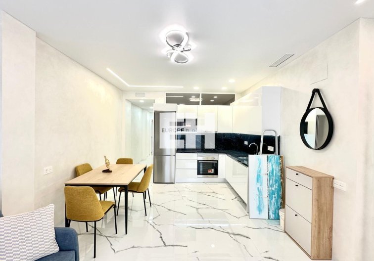 Resale - Apartment - Torrevieja - Playa del Cura