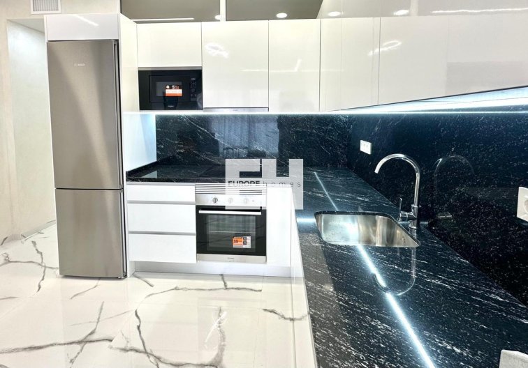 Resale - Apartment - Torrevieja - Playa del Cura