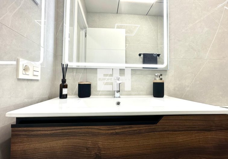 Resale - Apartment - Torrevieja - Playa del Cura