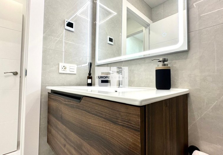 Resale - Apartment - Torrevieja - Playa del Cura