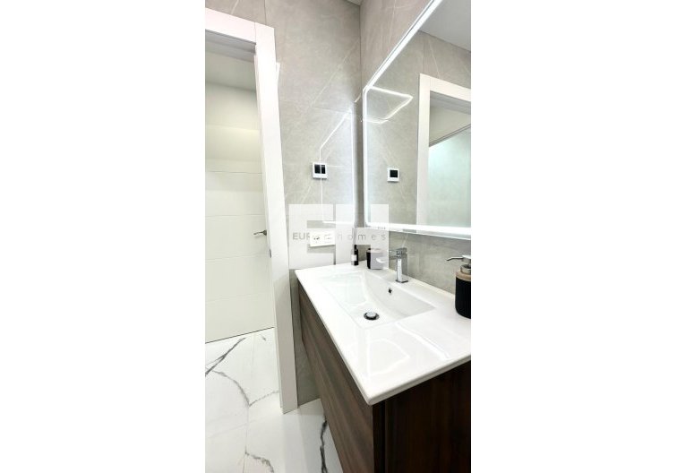 Resale - Apartment - Torrevieja - Playa del Cura