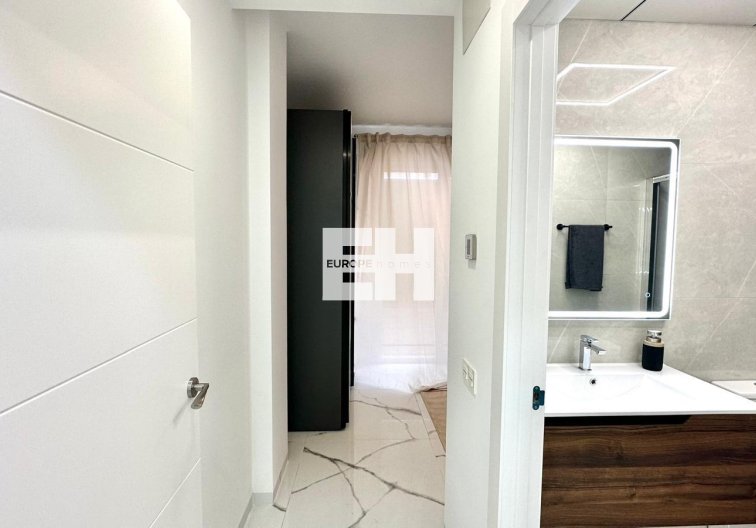 Resale - Apartment - Torrevieja - Playa del Cura