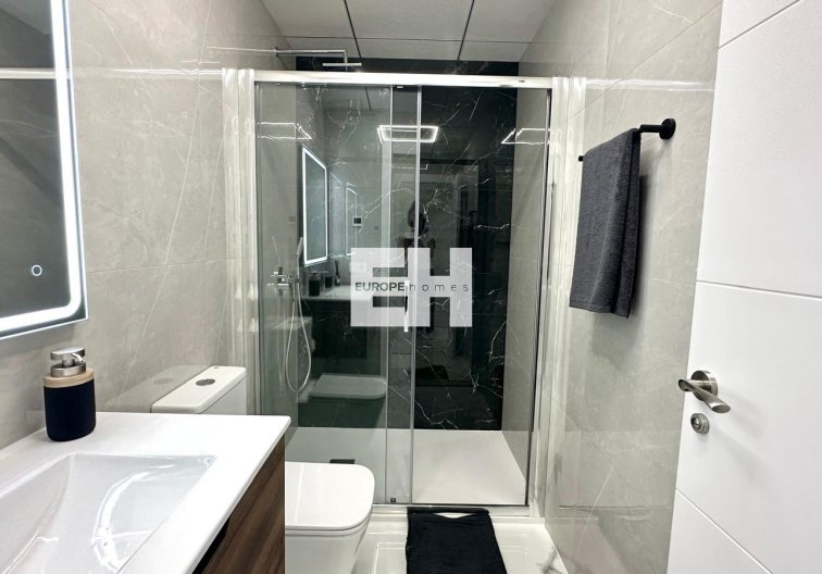 Resale - Apartment - Torrevieja - Playa del Cura