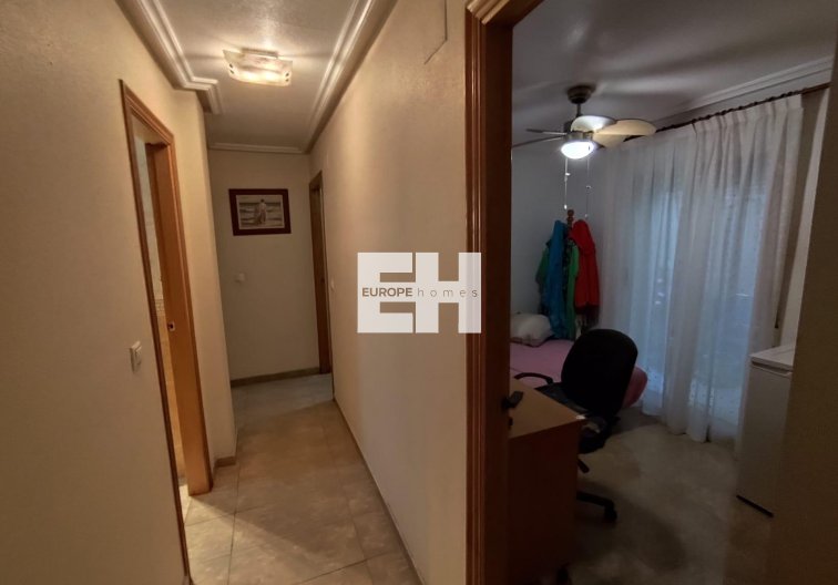 Segunda mano - Apartamento  - Torrevieja - Estacion De Autobuses