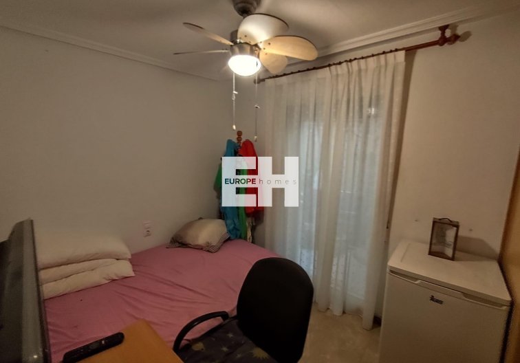 Segunda mano - Apartamento  - Torrevieja - Estacion De Autobuses