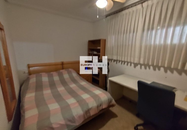 Segunda mano - Apartamento  - Torrevieja - Estacion De Autobuses