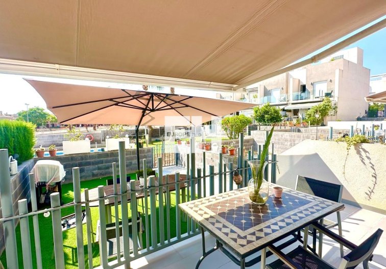 Segunda mano - town house - Torrevieja - Aguas Nuevas