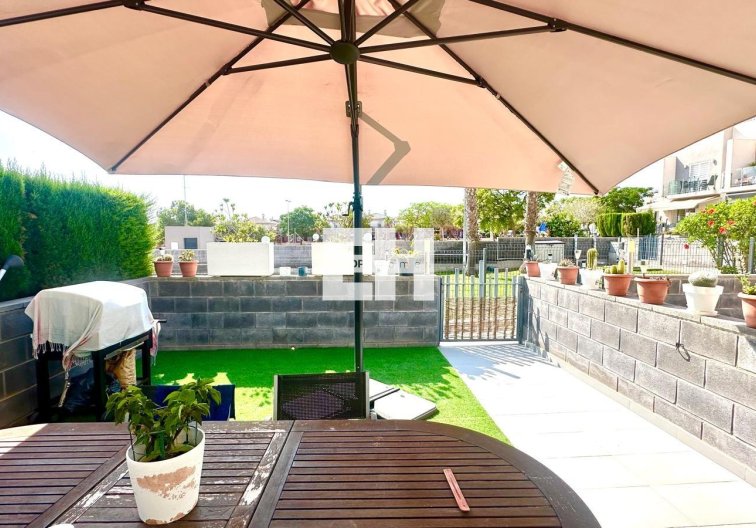 Segunda mano - town house - Torrevieja - Aguas Nuevas