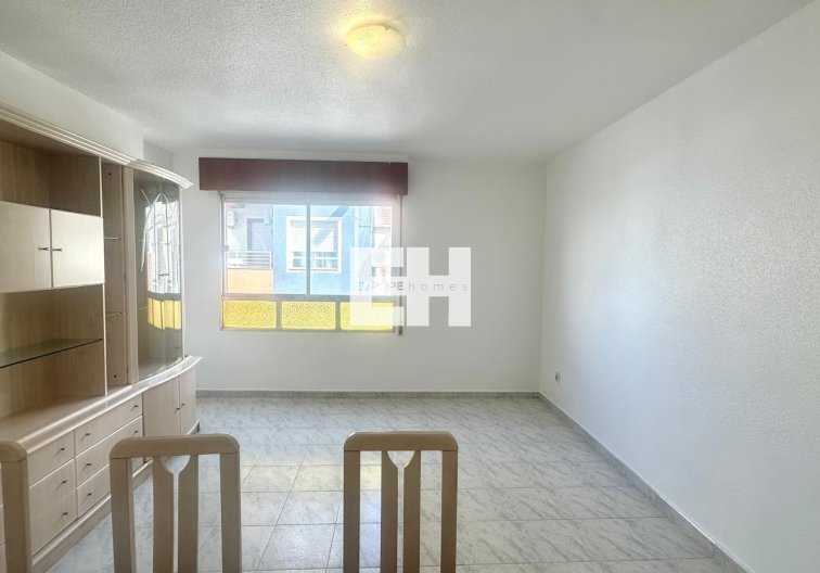 Segunda mano - Apartamento  - Torrevieja - Estacion De Autobuses