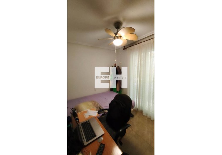 Segunda mano - Apartamento  - Torrevieja - Estacion De Autobuses