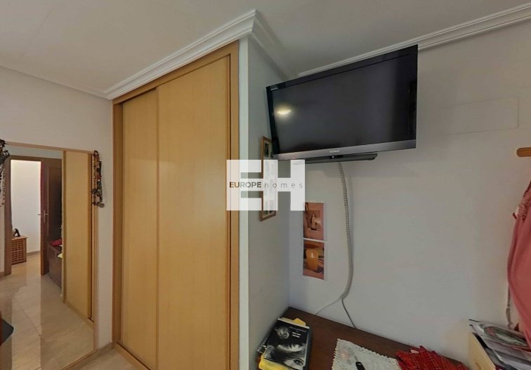 Segunda mano - Apartamento  - Torrevieja - Estacion De Autobuses