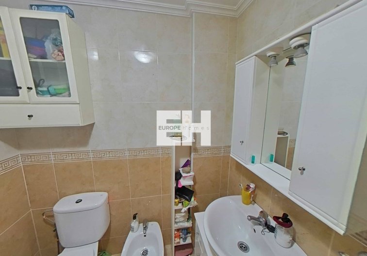 Segunda mano - Apartamento  - Torrevieja - Estacion De Autobuses