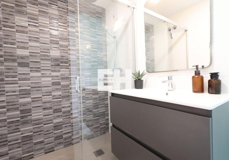 Resale - Bungalow - Pilar de la Horadada - Costa Blanca