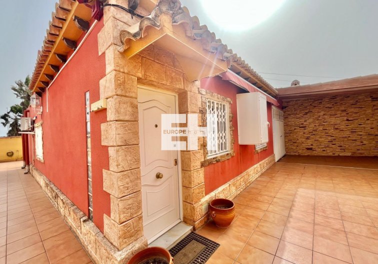 Resale - villa - Torrevieja - Los Balcones - Los Altos Del Edén