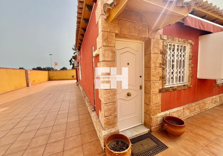 Resale - villa - Torrevieja - Los Balcones - Los Altos Del Edén