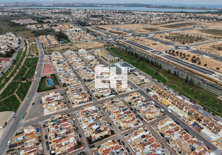 Segunda mano - Bungalow - Torrevieja - El Limonar