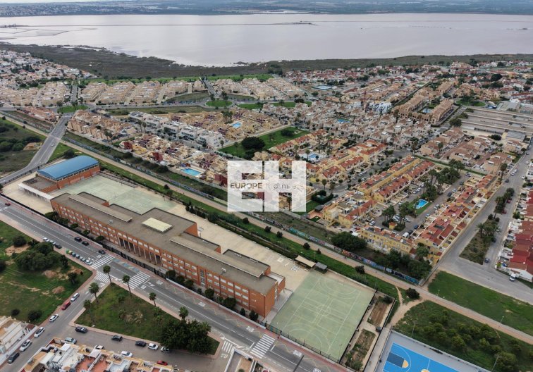 Segunda mano - Bungalow - Torrevieja - El Limonar