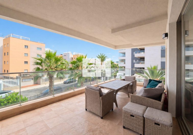Resale - Apartment - Orihuela Costa - Villamartín