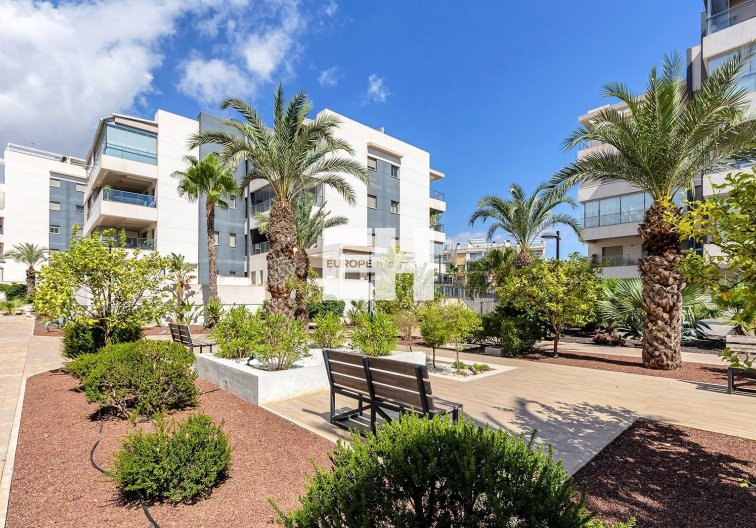 Resale - Apartment - Orihuela Costa - Villamartín