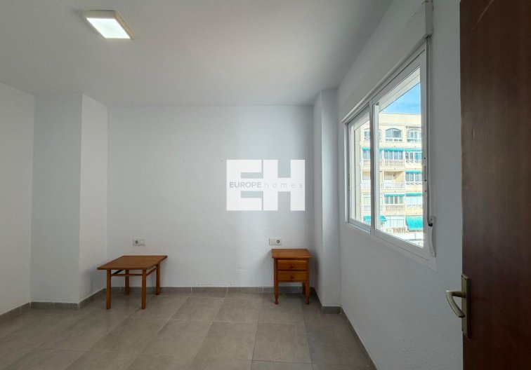Resale - Apartment - Torrevieja - Playa de los Locos