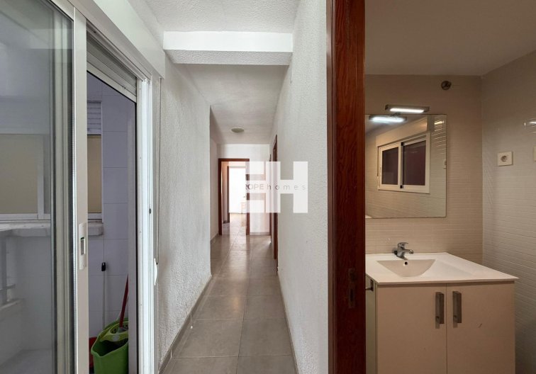 Resale - Apartment - Torrevieja - Playa de los Locos