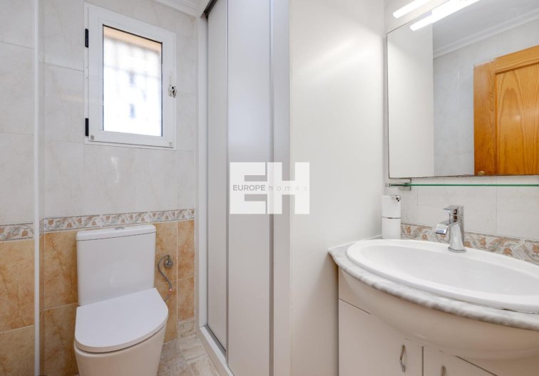 Resale - town house - Torrevieja - Aguas Nuevas