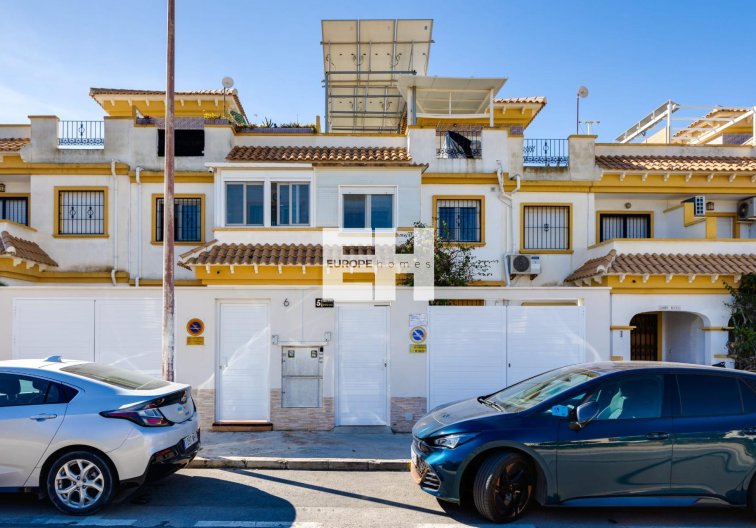 Resale - town house - Torrevieja - Aguas Nuevas
