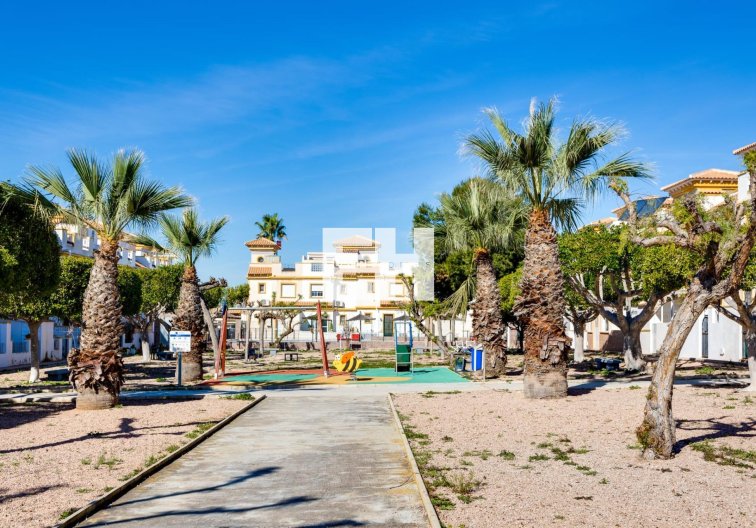 Resale - town house - Torrevieja - Aguas Nuevas