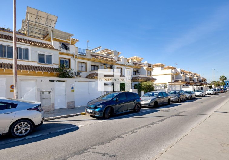 Resale - town house - Torrevieja - Aguas Nuevas